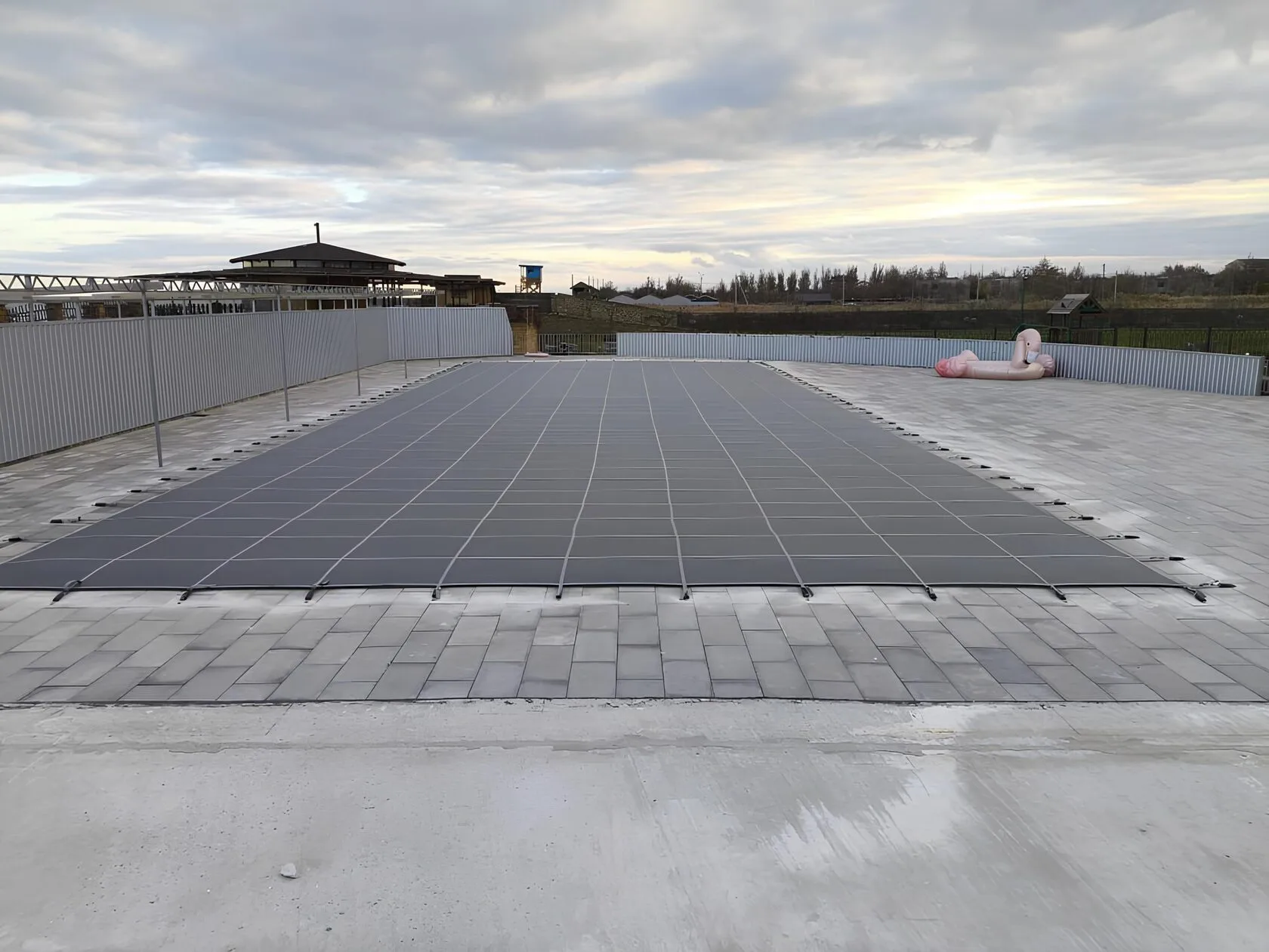 Защитное покрывало для бассейна в Всеволожске